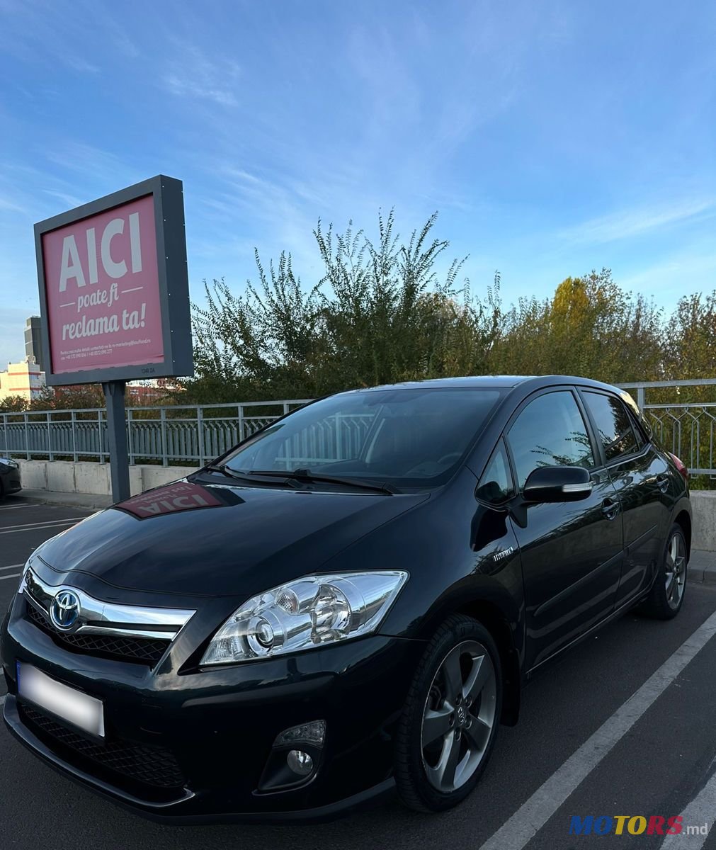 2012' Toyota Auris photo #2