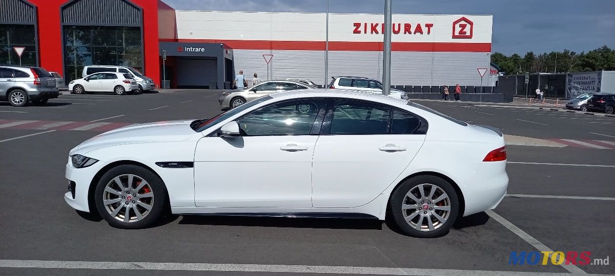 2016' Jaguar XE photo #3