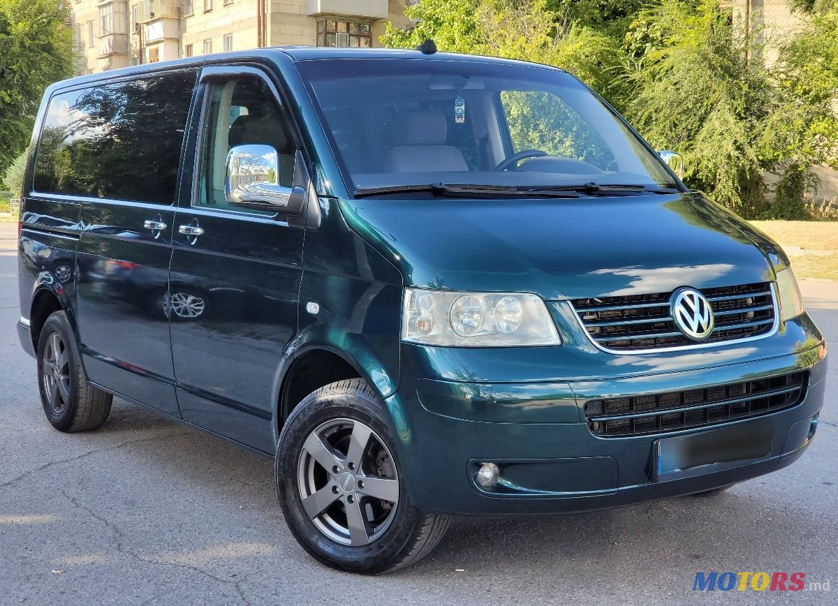 2007' Volkswagen Caravelle photo #3
