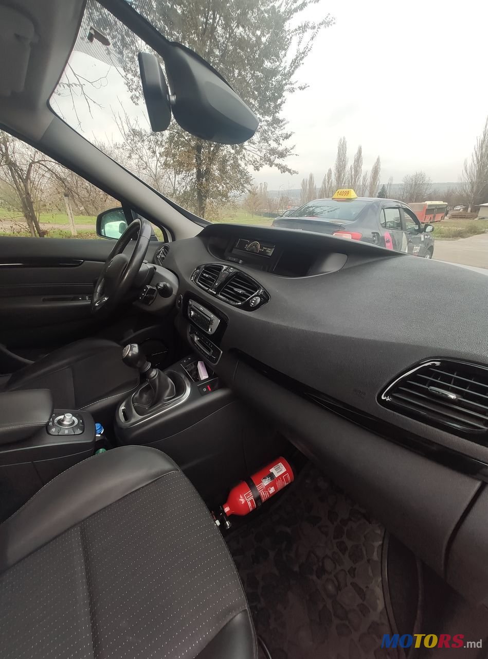 2013' Renault Grand Scenic photo #5