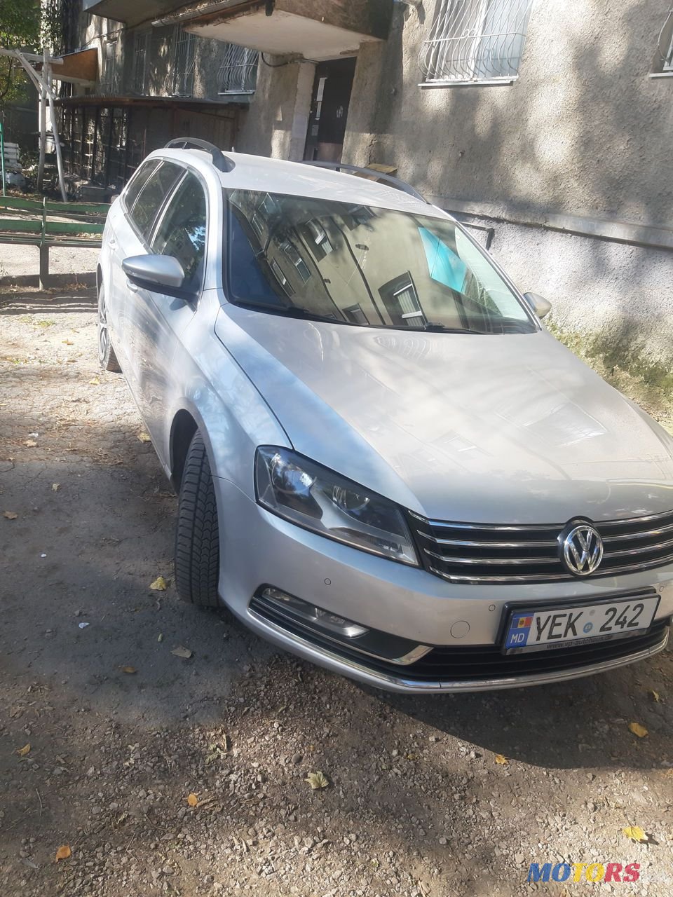 2011' Volkswagen Passat photo #3