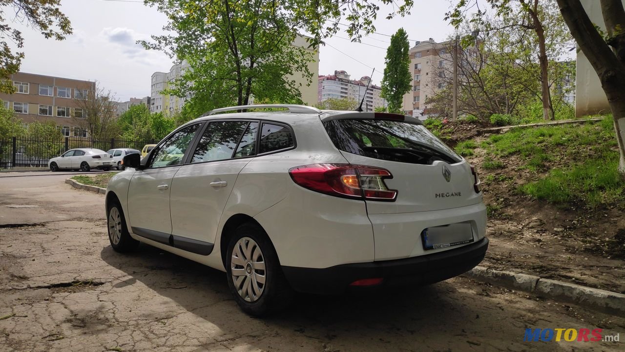 2011' Renault Megane photo #6