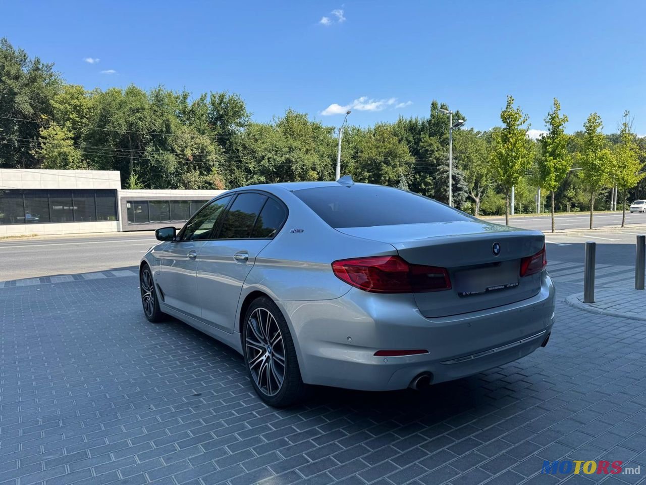 2017' BMW 5 Series photo #4