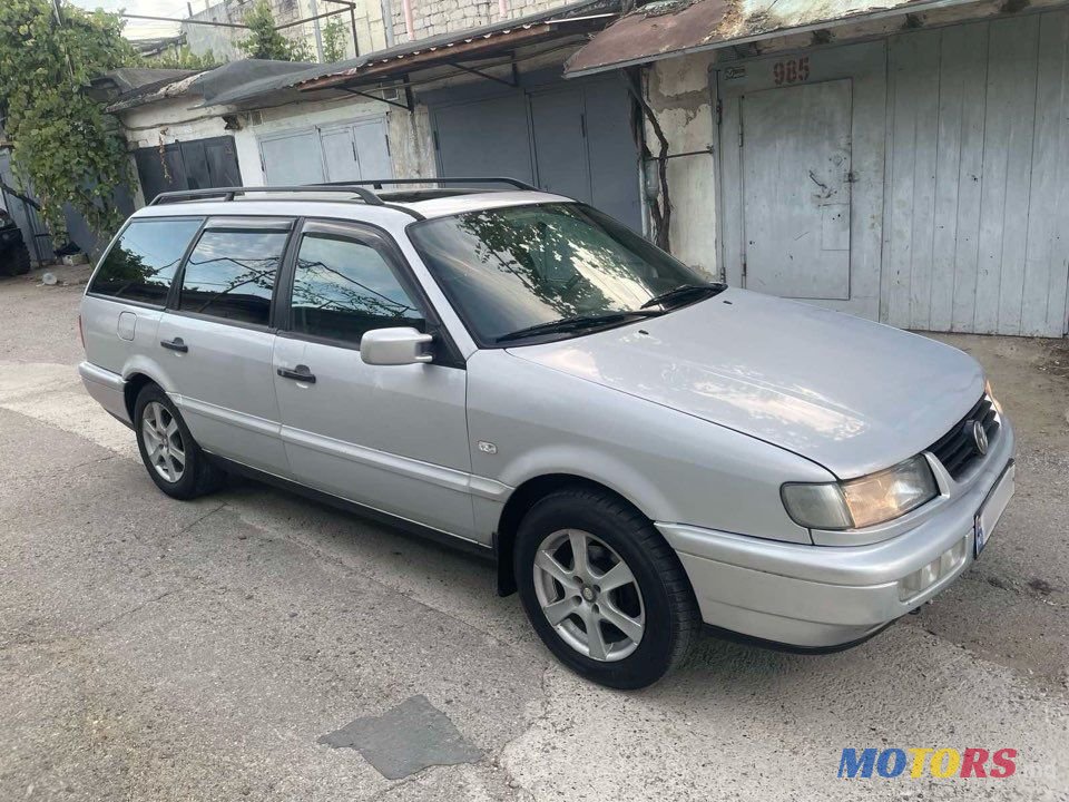 1995' Volkswagen Passat photo #1