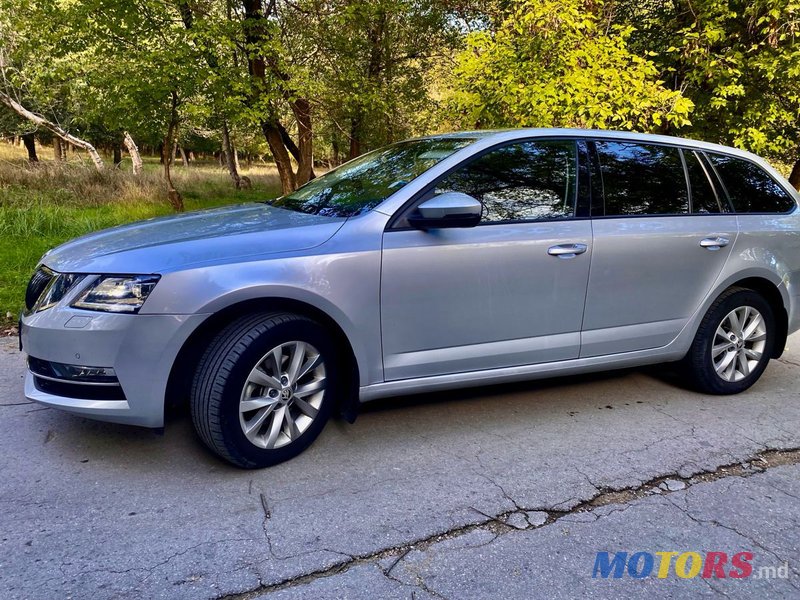 2020' Skoda Octavia photo #6