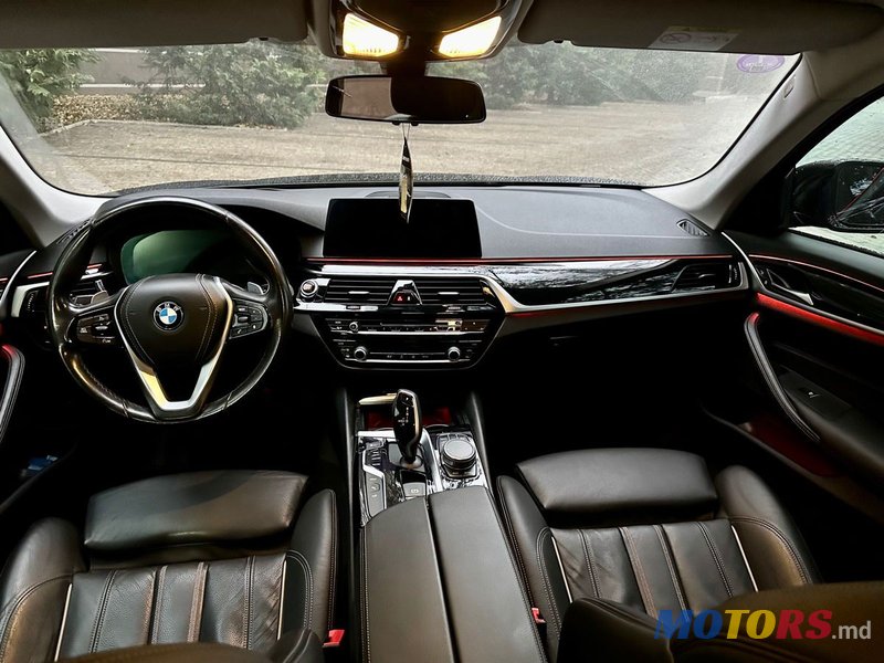 2020' BMW 5 Series photo #4