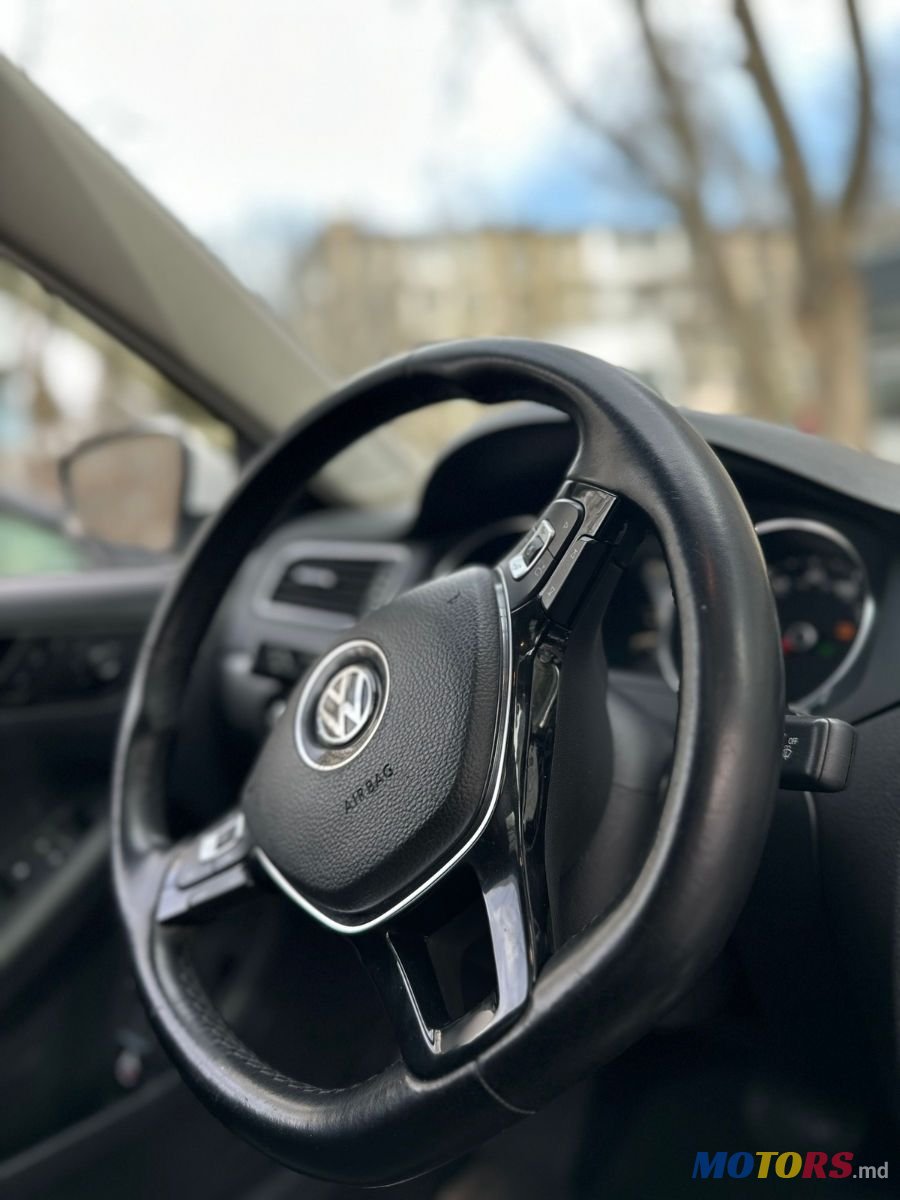 2015' Volkswagen Jetta photo #4