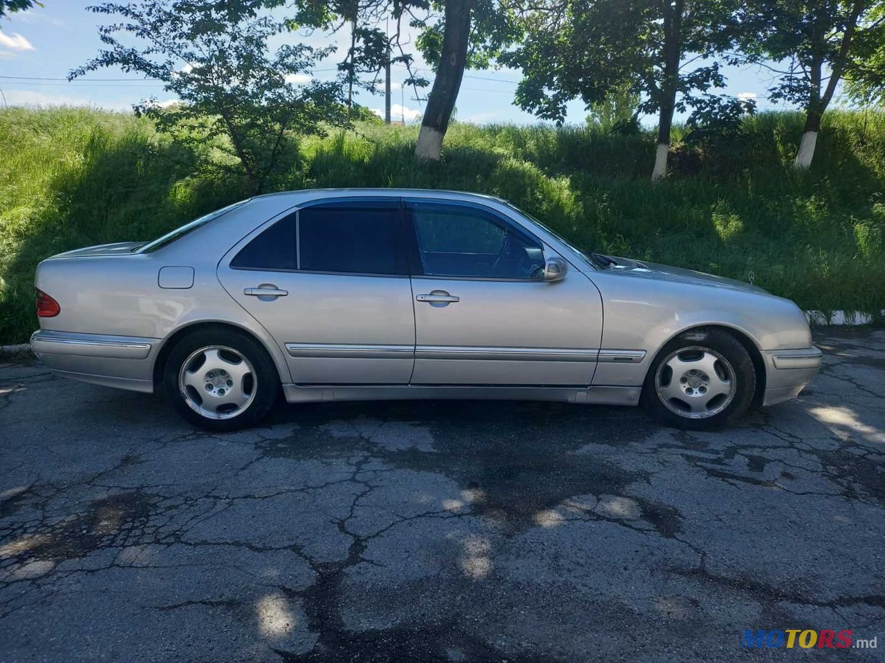 2000' Mercedes-Benz E-Class photo #2