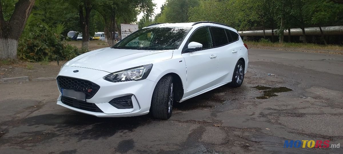 2020' Ford Focus photo #2