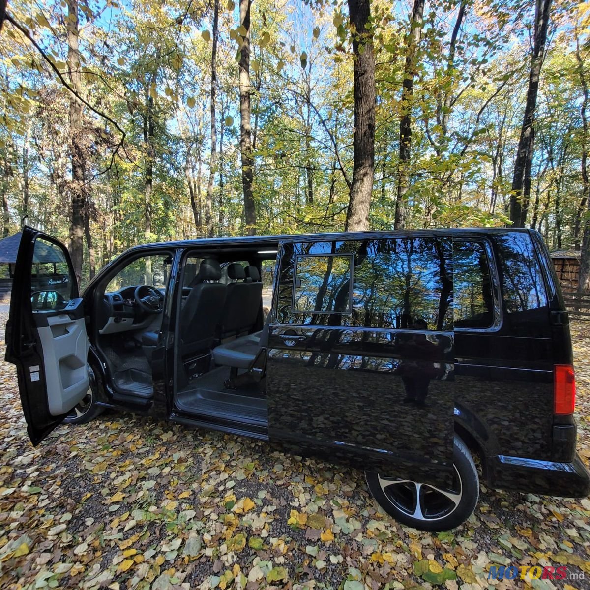 2018' Volkswagen Transporter photo #6