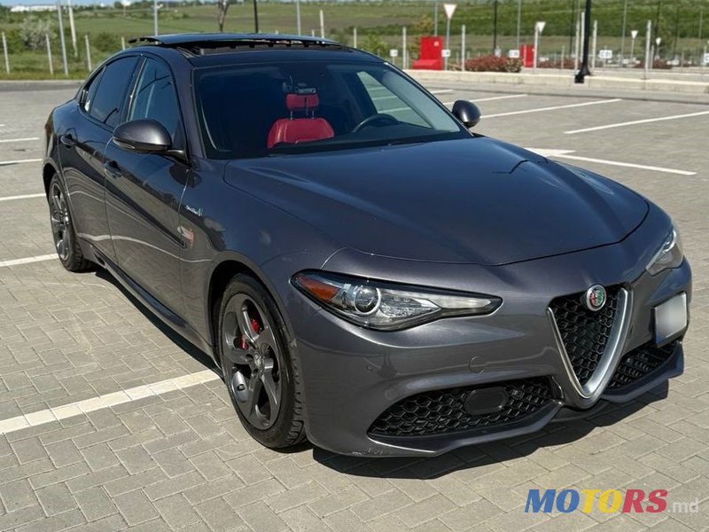 2017' Alfa Romeo Giulia photo #1