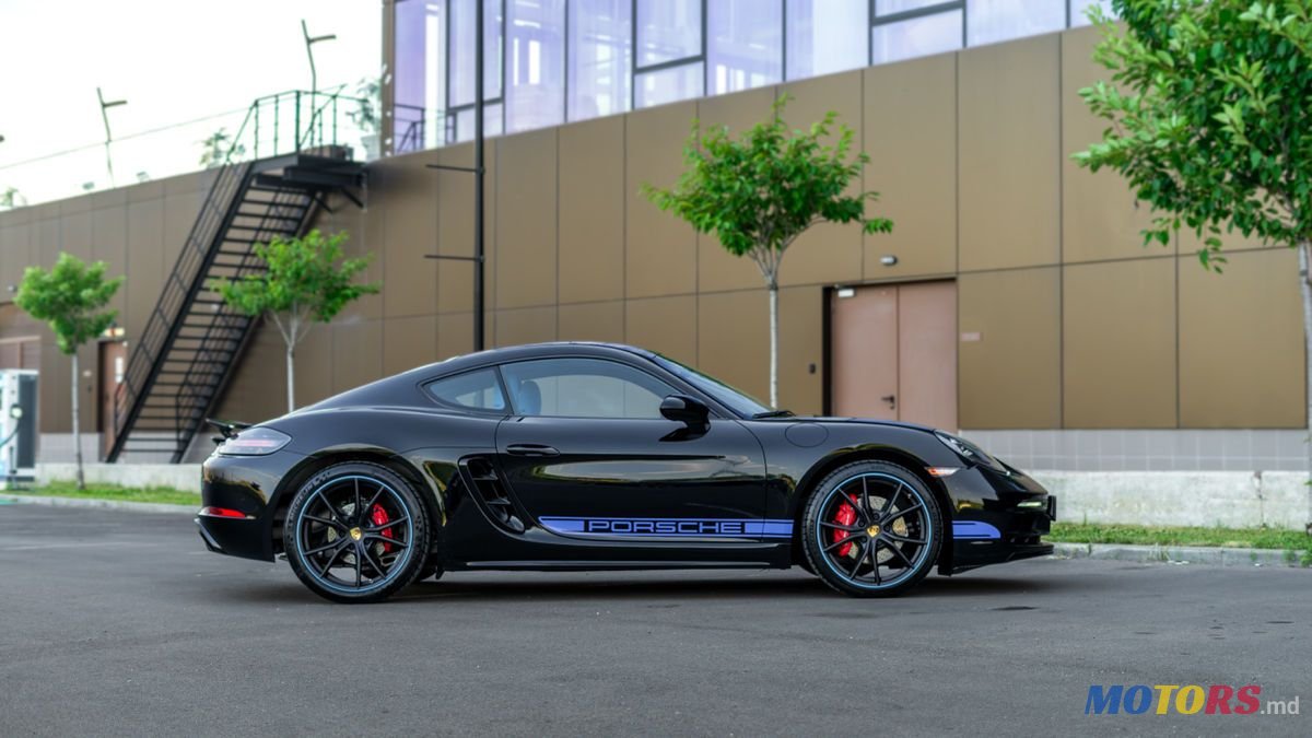 2017' Porsche Cayman photo #4