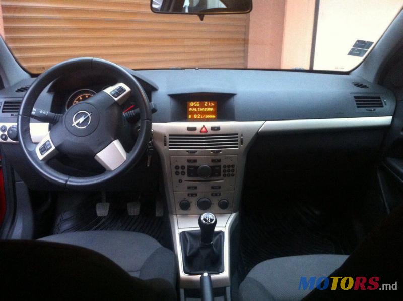 2007' Opel Astra photo #2