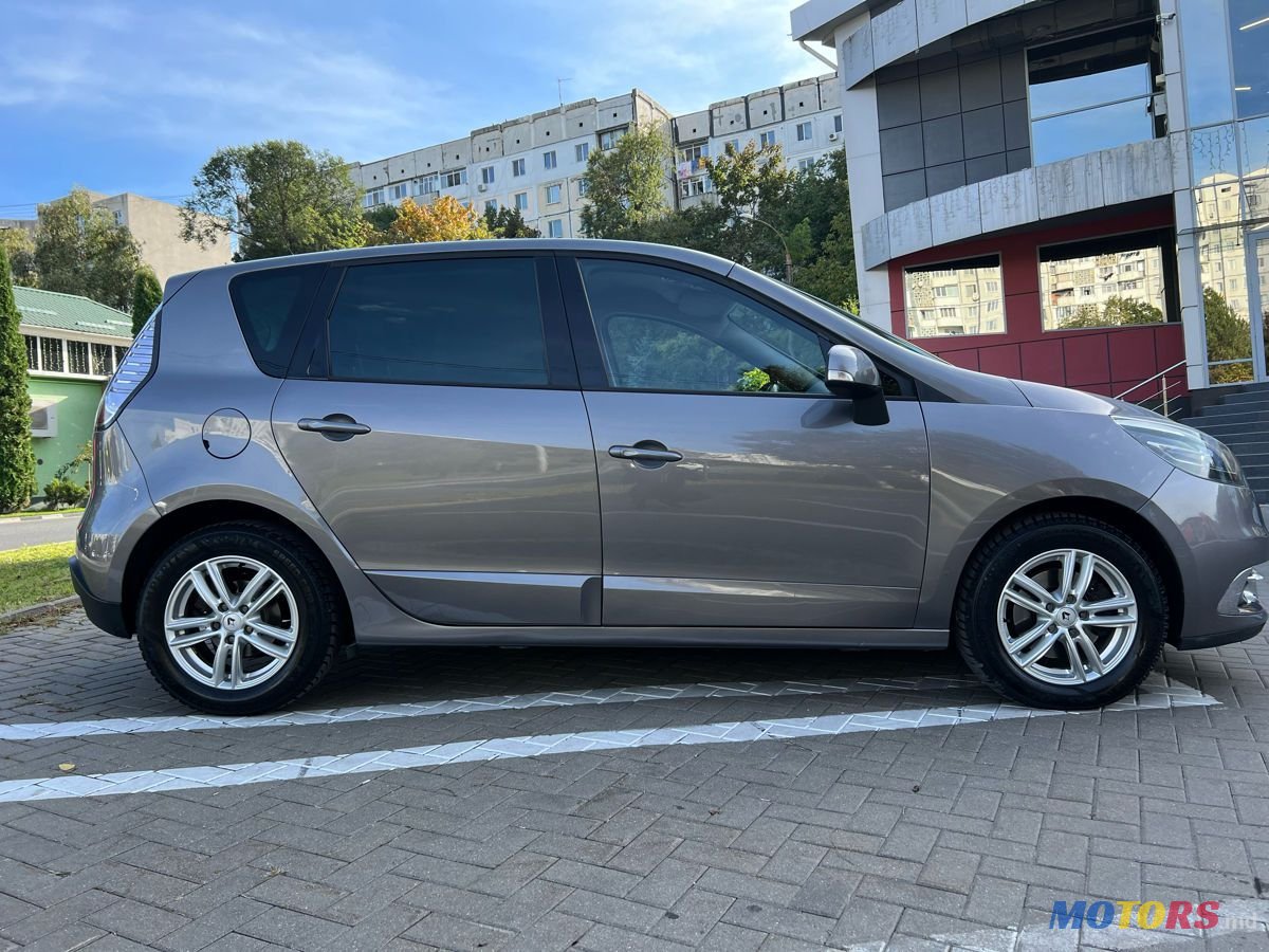 2012' Renault Scenic photo #3