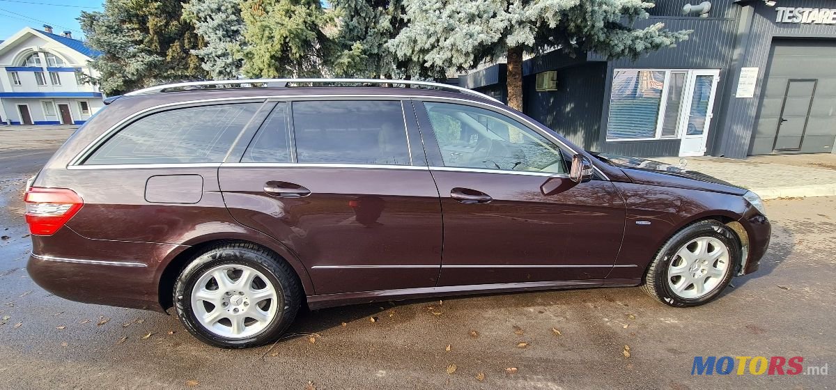 2010' Mercedes-Benz E Класс photo #3