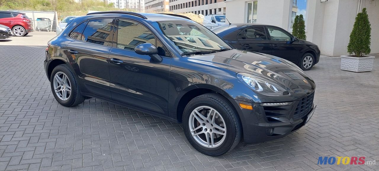 2017' Porsche Macan photo #2