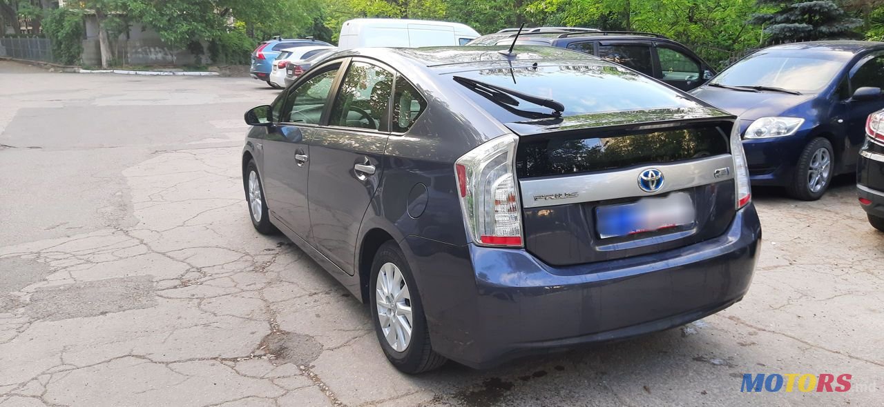 2013' Toyota Prius photo #3