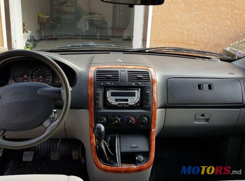 2004' Kia Carnival photo #4