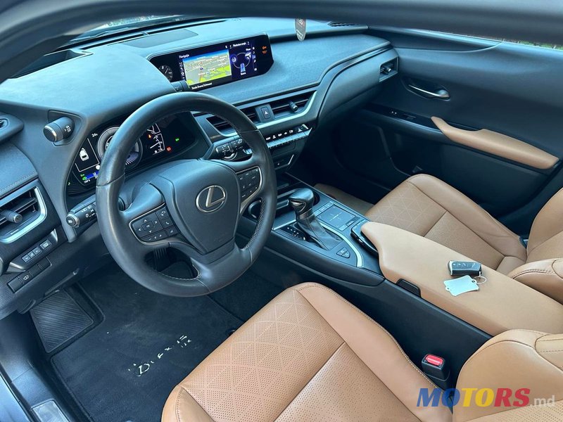2019' Lexus UX photo #5