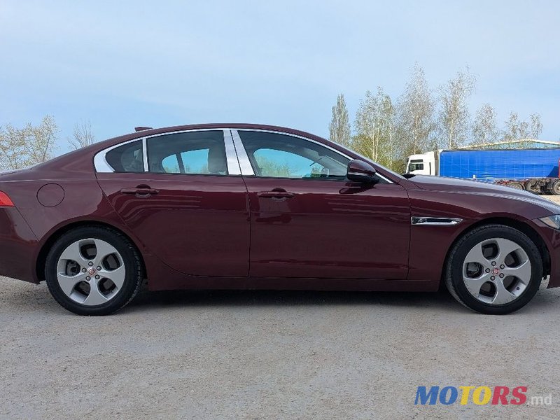 2016' Jaguar XE photo #4