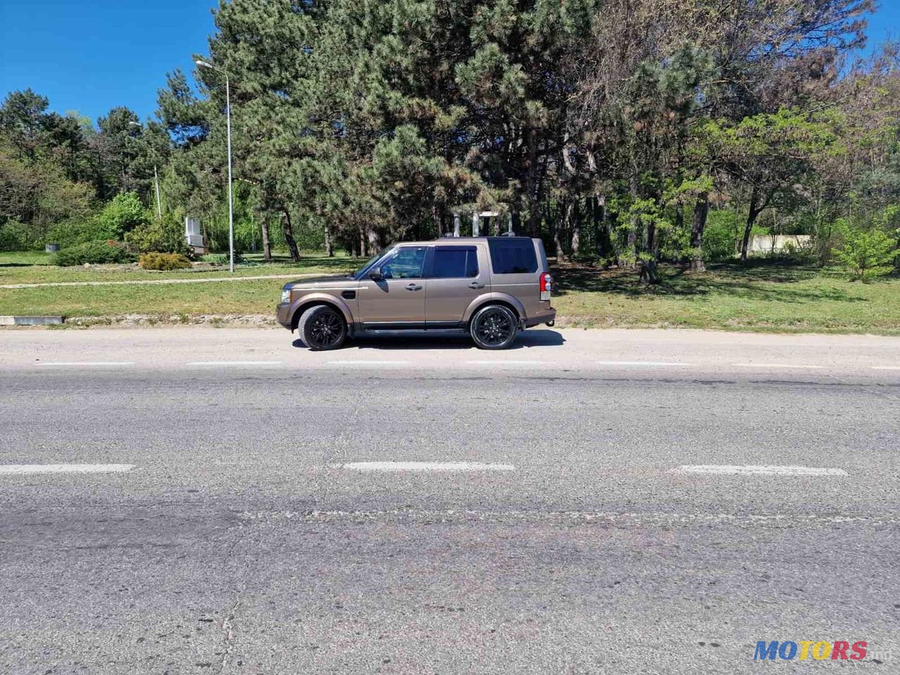 2011' Land Rover Discovery photo #3