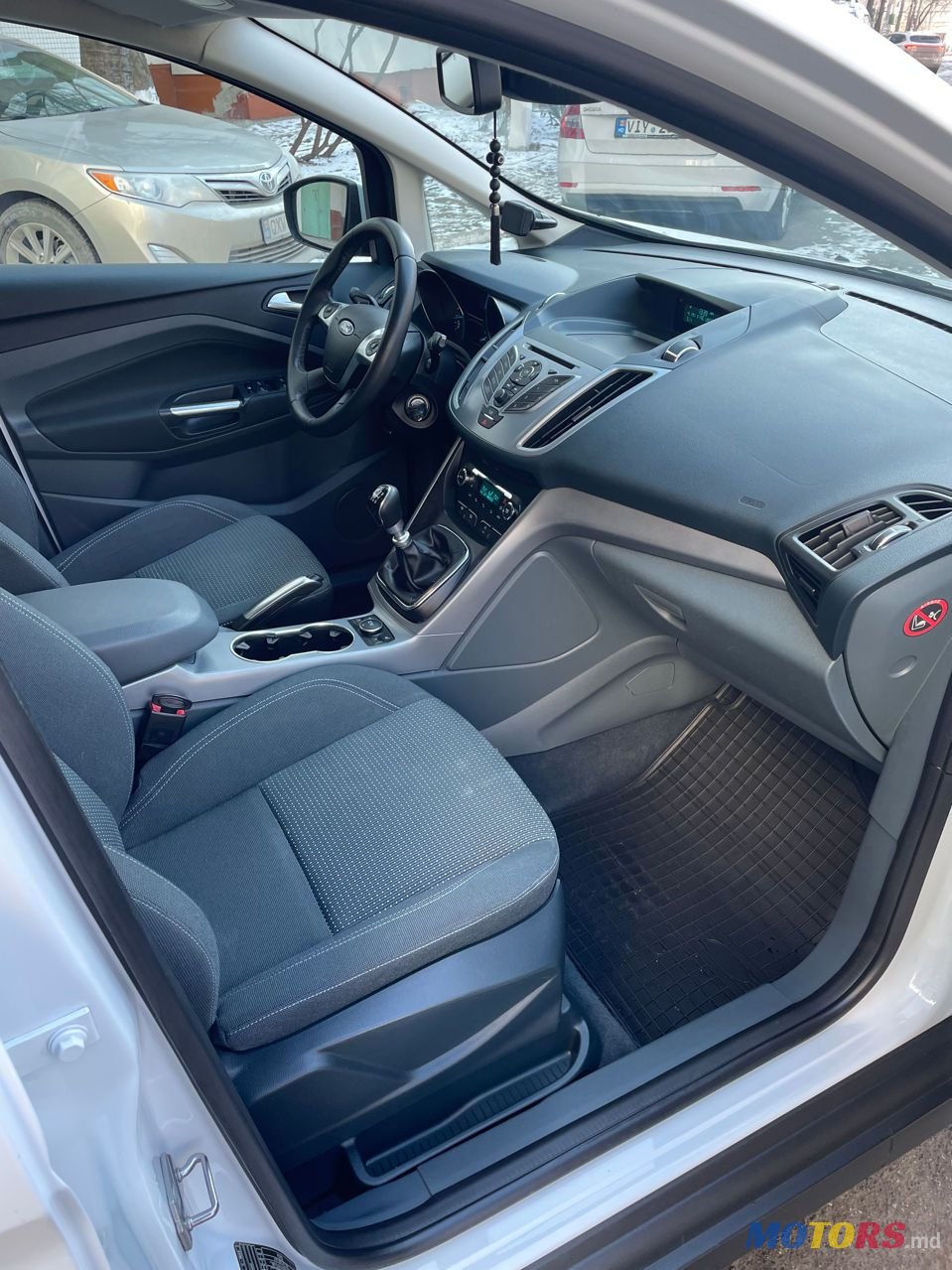 2013' Ford C-MAX photo #6