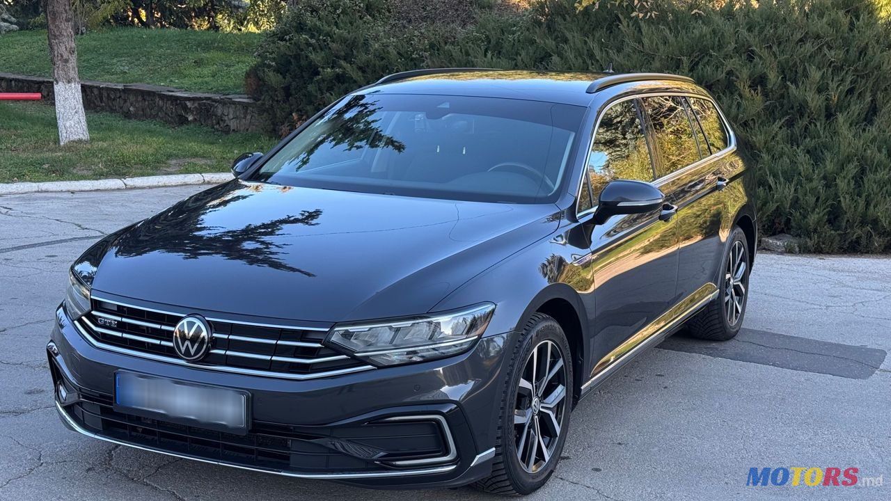 2020' Volkswagen Passat photo #2