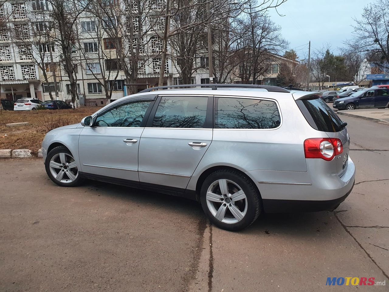 2010' Volkswagen Passat photo #3