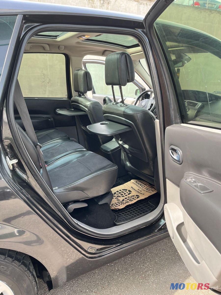 2005' Renault Grand Scenic photo #5