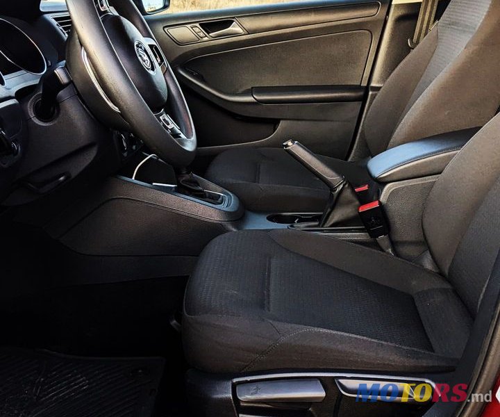 2015' Volkswagen Jetta photo #6