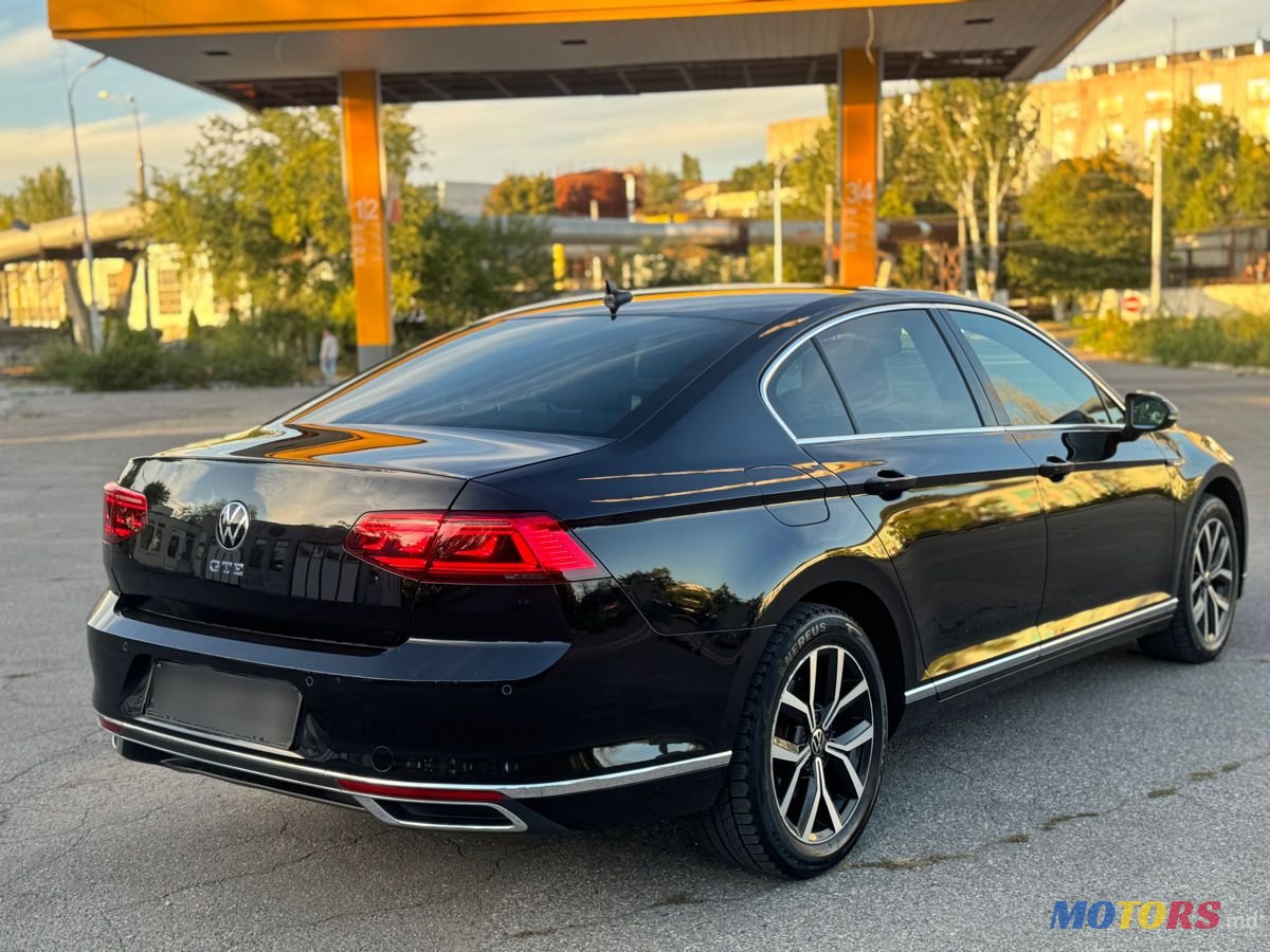 2022' Volkswagen Passat photo #4