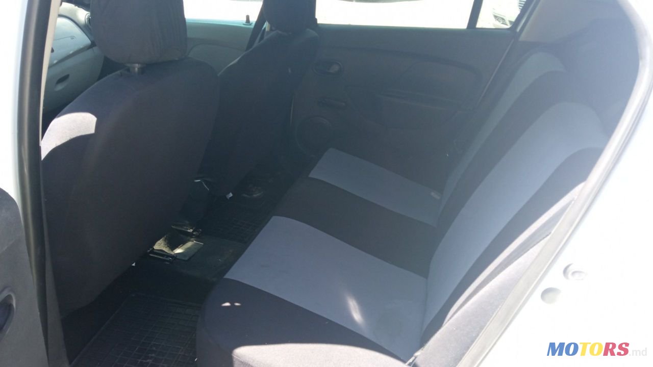2014' Dacia Logan photo #5