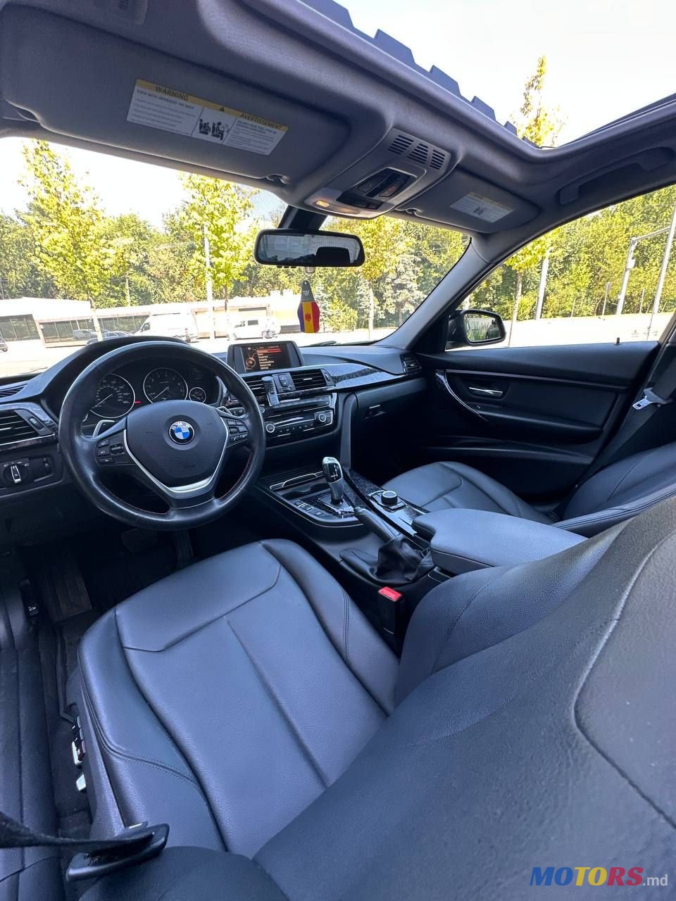 2016' BMW 3 Series photo #4