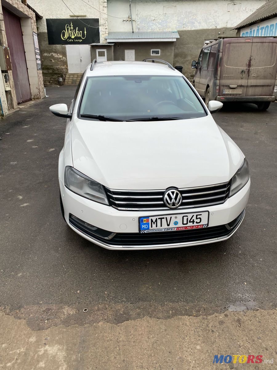 2013' Volkswagen Passat photo #5