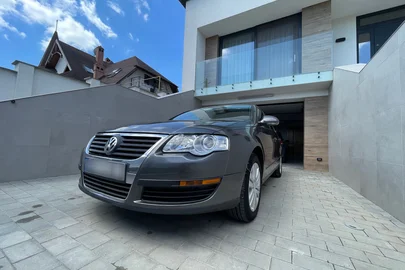 2005' Volkswagen Passat
