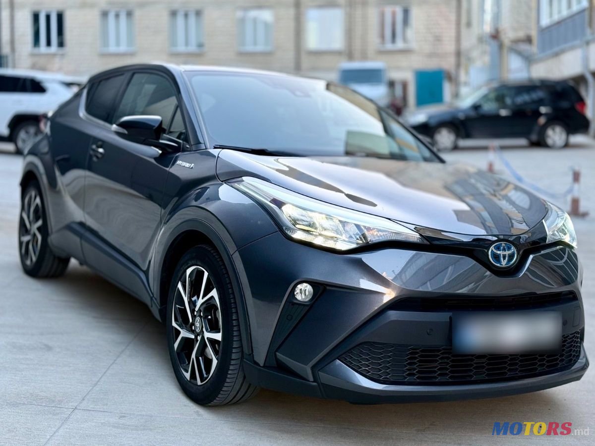 2020' Toyota C-HR photo #2