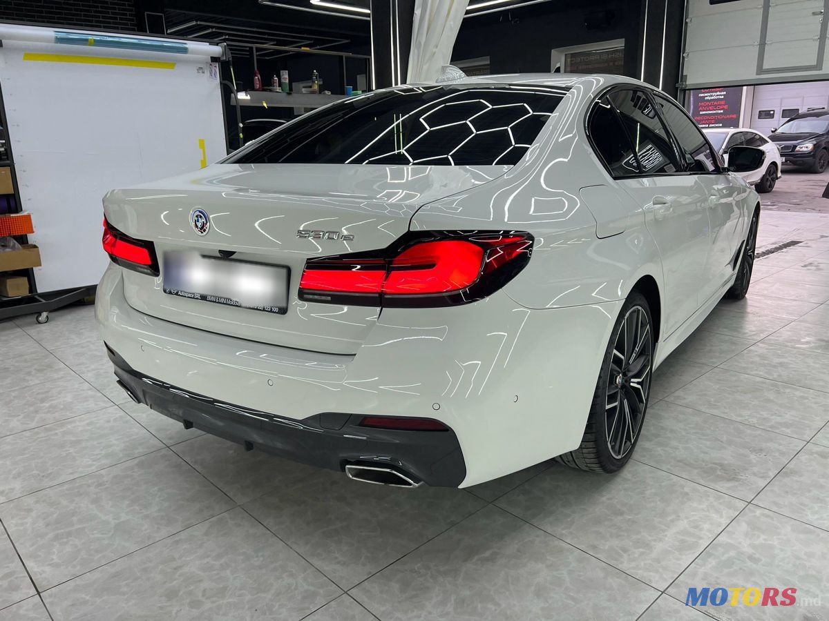 2020' BMW 5 Series photo #3