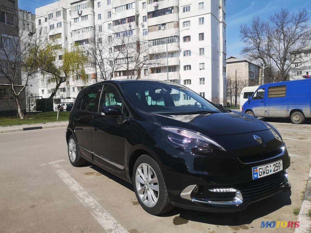 2012' Renault Scenic photo #1