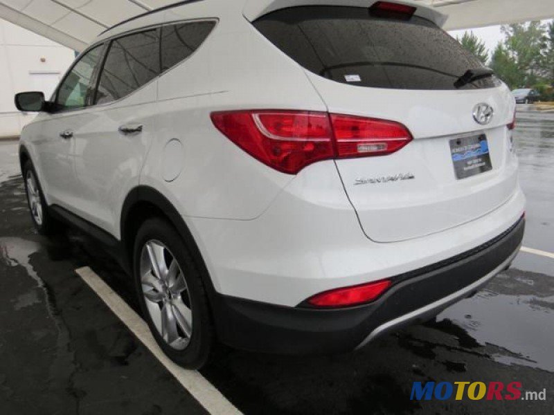 2013' Hyundai Santa Fe photo #5