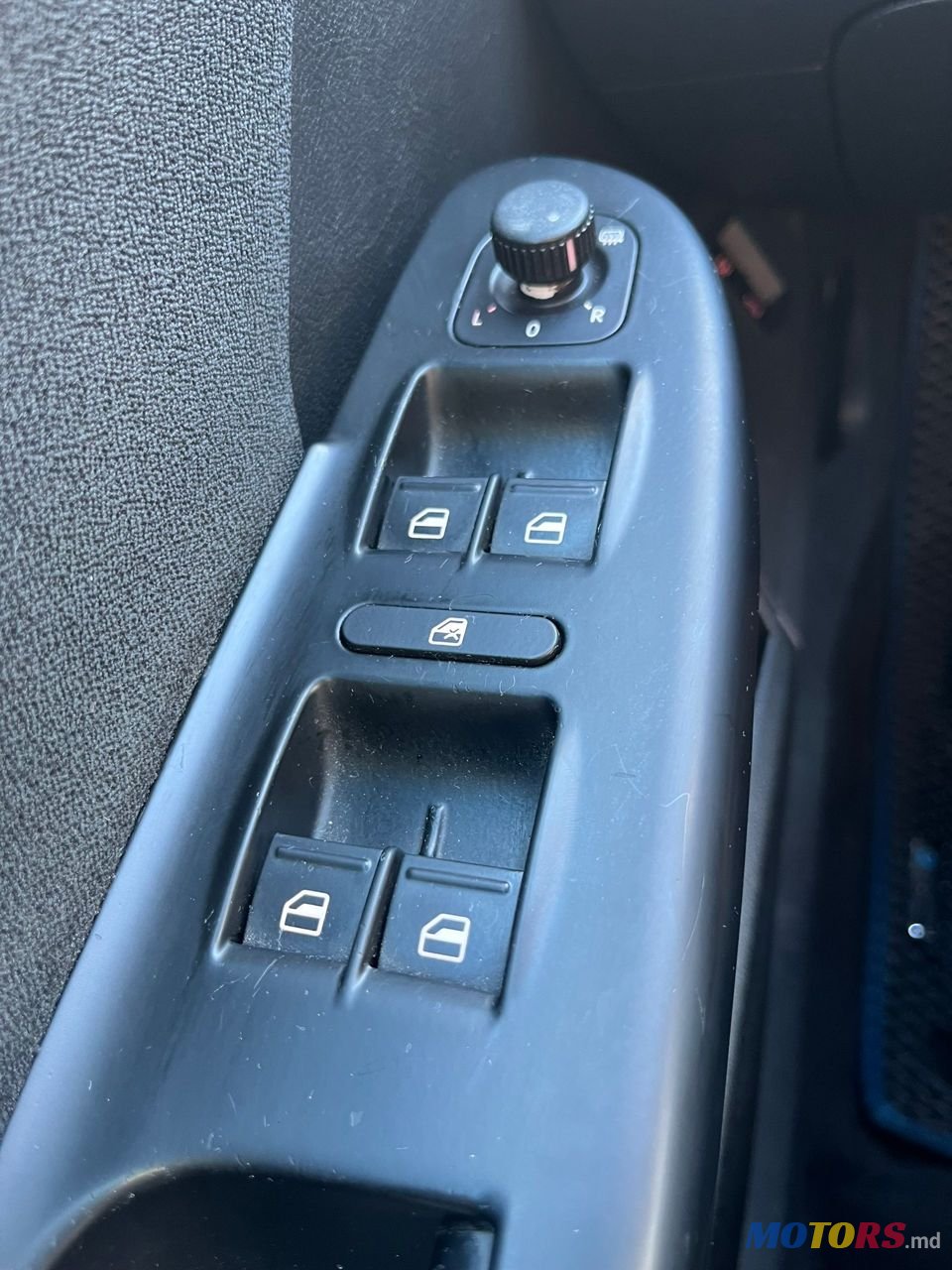 2009' Volkswagen Passat photo #5