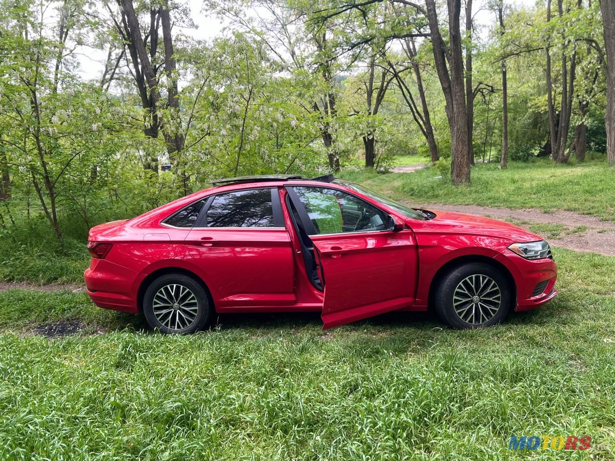 2018' Volkswagen Jetta photo #3