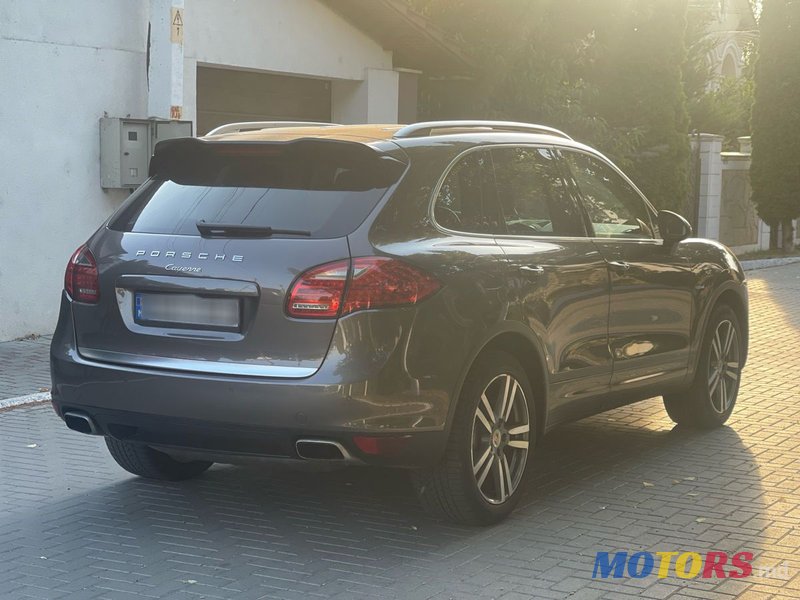 2013' Porsche Cayenne photo #3