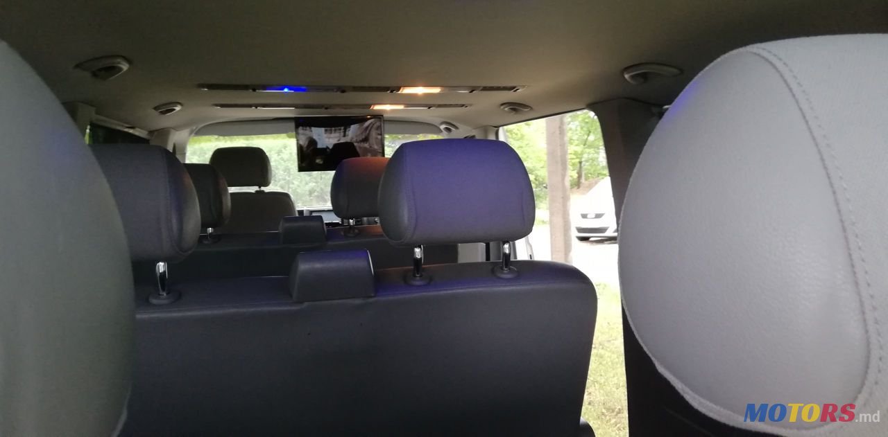 2006' Volkswagen Caravelle photo #6