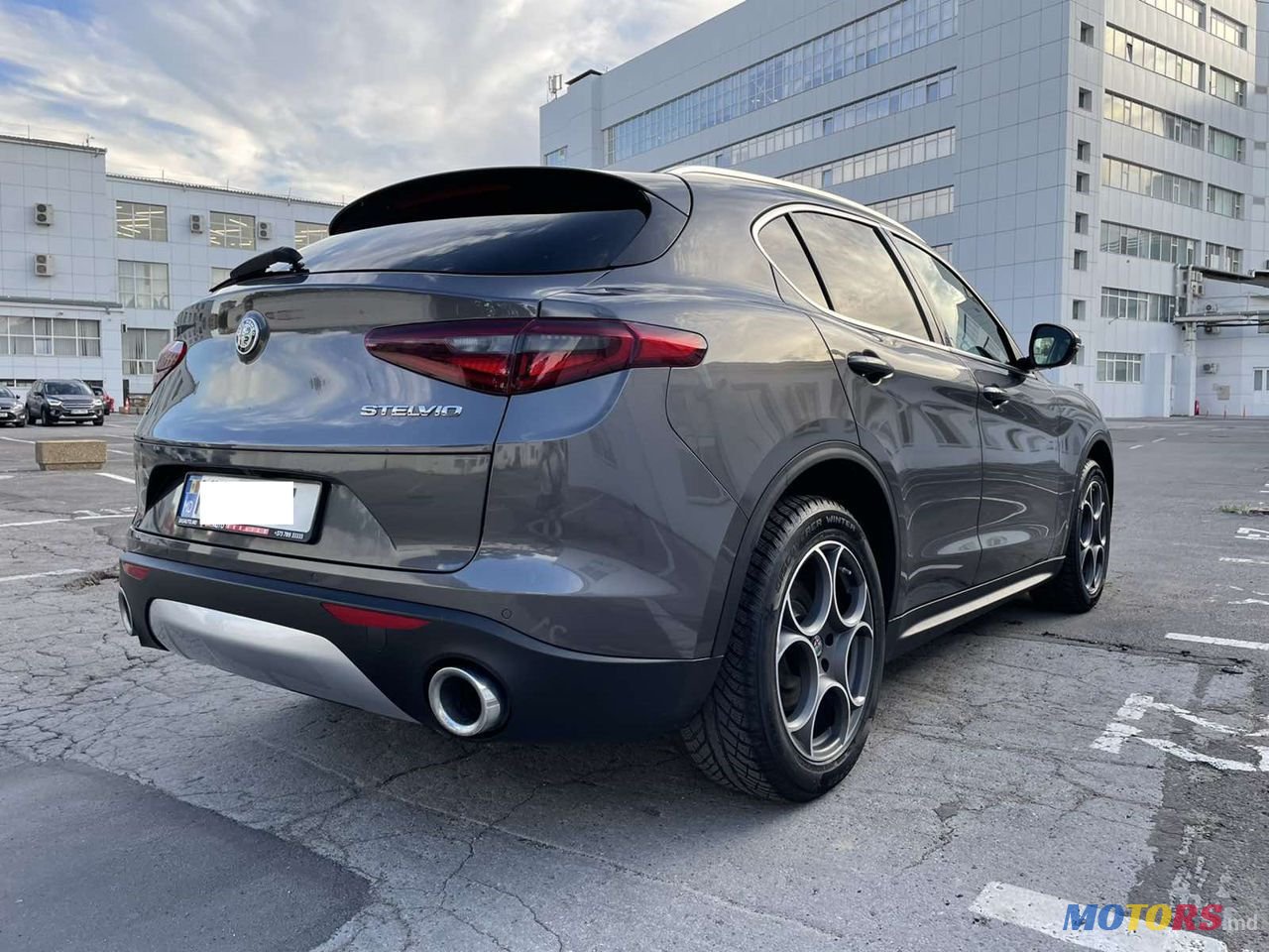 2017' Alfa Romeo Stelvio photo #4