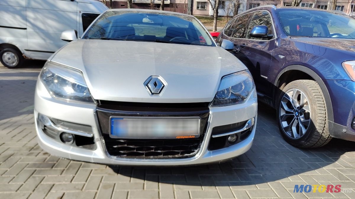 2011' Renault Laguna photo #4