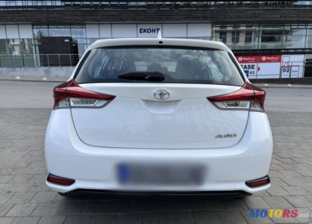 2017' Toyota Auris photo #3