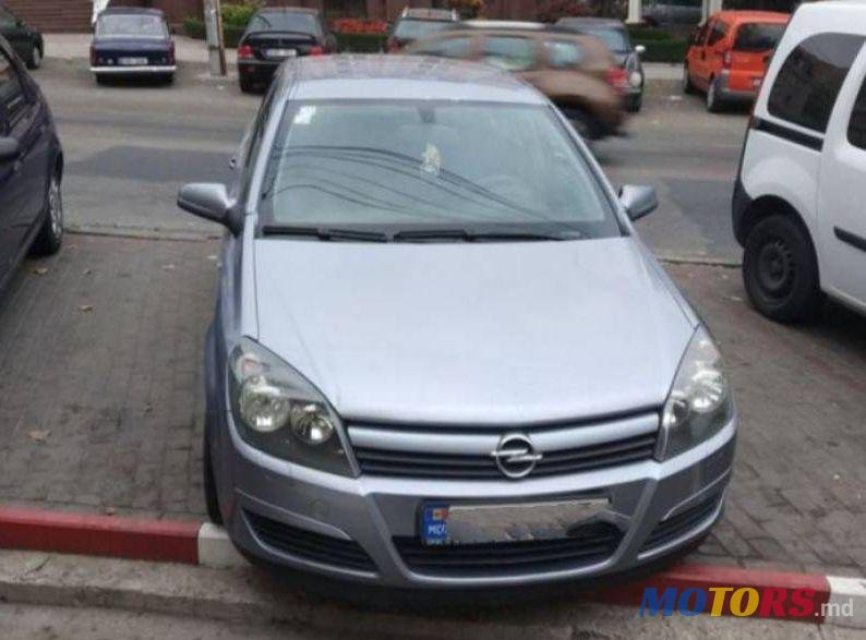 2005' Opel Astra photo #1