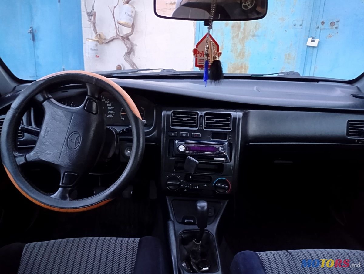 1995' Toyota Carina photo #2