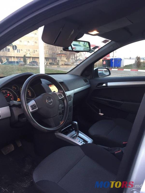 2009' Opel Astra photo #3