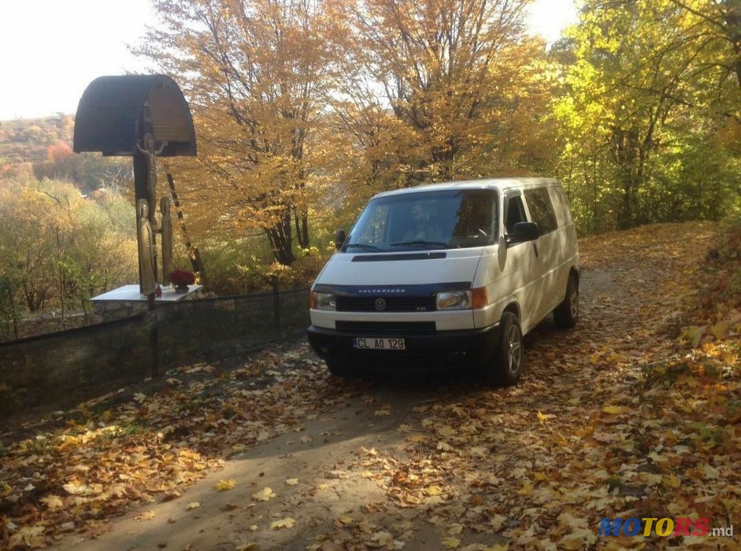 2002' Volkswagen Transporter photo #6